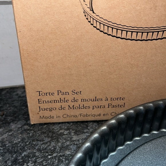 PAMPERED CHEF Torte pan set. New n box. Fluted sides. Make layered cakes. Tart - Picture 4 of 6